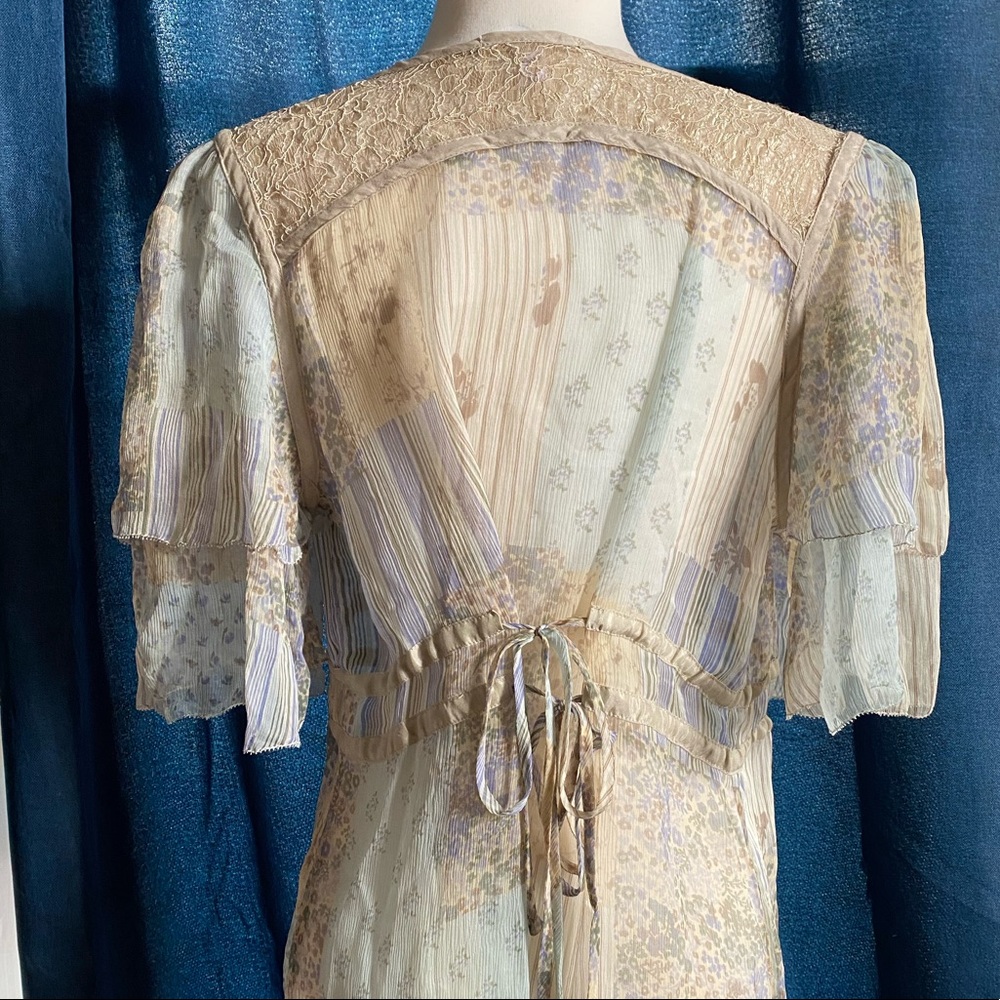 Lovely Trinity Lacy Blouse, L - Picture 2 of 5